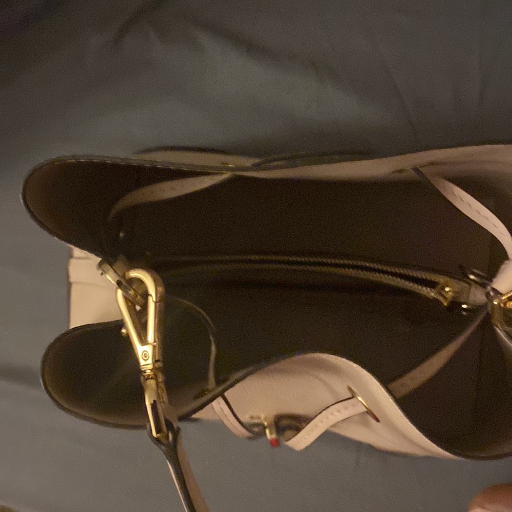 Purse - Picture 2 of 3